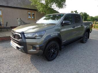 Used Toyota Hilux Pickup 2.8 D-4d Invincible X Auto 4wd Euro 6 (S