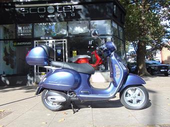 Used Piaggio Vespa Gt Scooter 200 in London, London