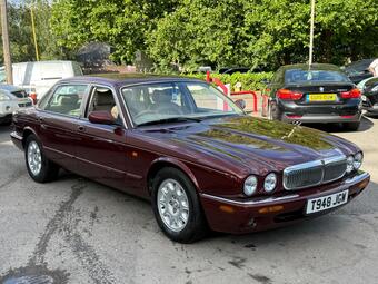 Jaguar XJ 4.0 Sovereign LWB Saloon 4dr