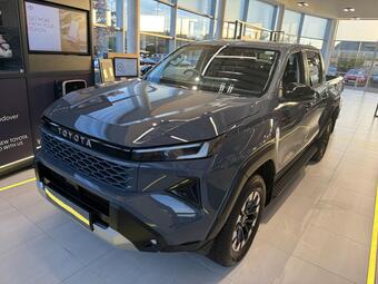 Toyota Hilux 2.8 D-4D-h Invincible Auto AWD Euro 6 4dr