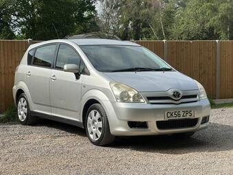 Toyota Corolla Verso 1.8 VVT-i T2 5dr