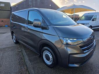 Volkswagen Transporter 2.0 TDI T28 Commerce Plus FWD SWB Euro 6 (s/s) 5dr