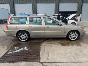 Volvo V70 2.4 D5 SE Geartronic 5dr