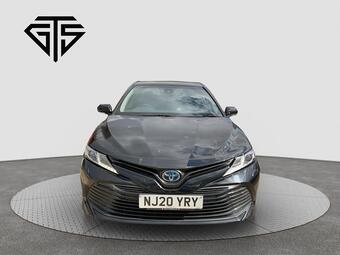 Toyota Camry 2.5 VVT-h Design CVT Euro 6 (s/s) 4dr