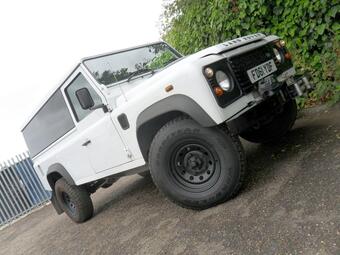 Land Rover DEFENDER 2.2 TDCi Hard Top SUV 4WD MWB Euro 5 3dr