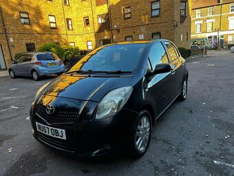Toyota Yaris 1.3 VVT-i TR 5dr