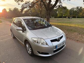 Toyota Auris 1.33 VVT-i TR (s/s) 5dr