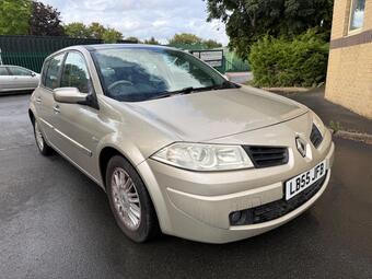 Renault Megane 1.6 VVT Privilege 5dr