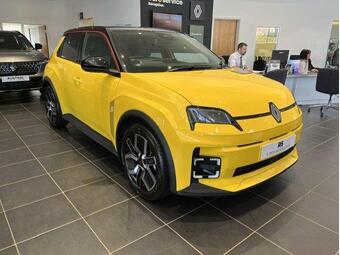 Renault 5 E-Tech electric comfort range 52kWh techno+ Auto 5dr
