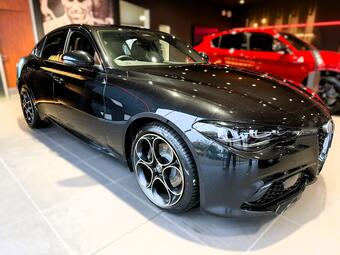 Alfa Romeo Giulia 2.0T Intensa Auto Euro 6 (s/s) 4dr