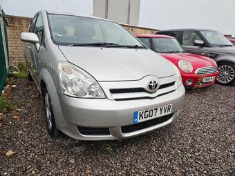 Toyota Corolla Verso 1.8 VVT-i T2 5dr