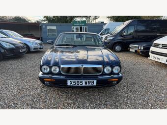 Jaguar XJ 4.0 Sovereign LWB Saloon 4dr