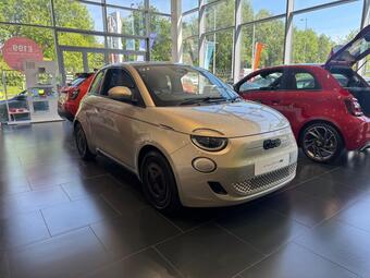 Fiat 500e 42kWh Giorgio Armani Auto 3dr