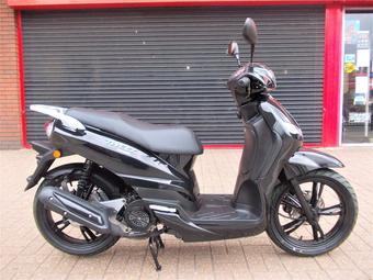 Peugeot Tweet Scooter 125 SBC