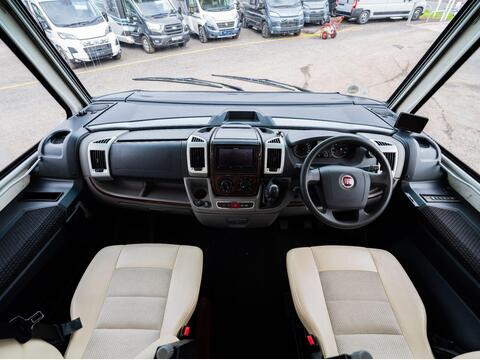 Niesmann and Bischoff Arto 64 GL