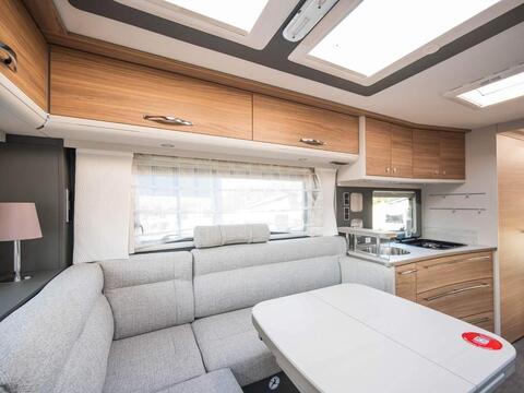 Dethleffs Alpa Coachbuilt A 6820-2