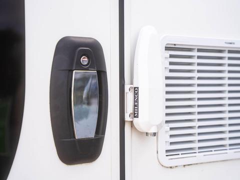 Swift Voyager 584