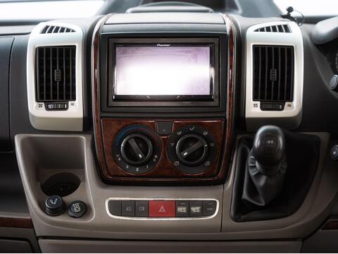 Niesmann and Bischoff Arto 64 GL