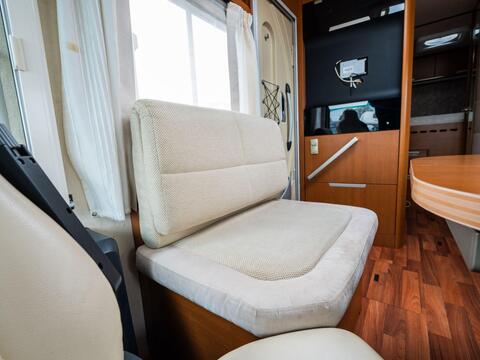 Niesmann and Bischoff Arto 64 GL