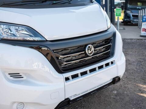 Dethleffs Alpa Coachbuilt A 6820-2