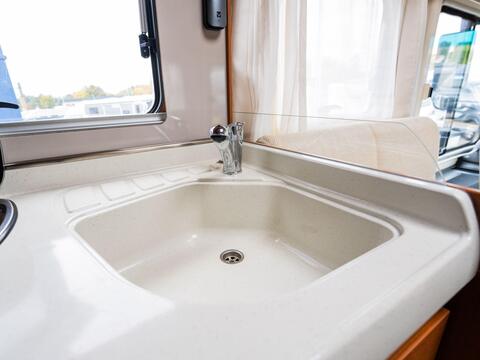 Niesmann and Bischoff Arto 64 GL