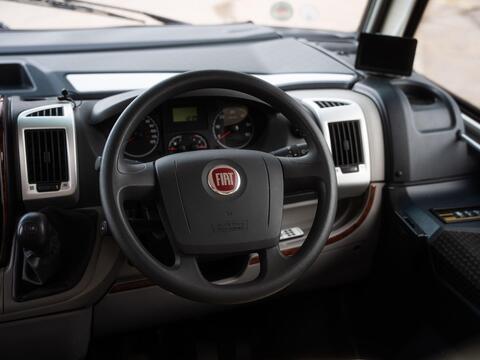 Niesmann and Bischoff Arto 64 GL