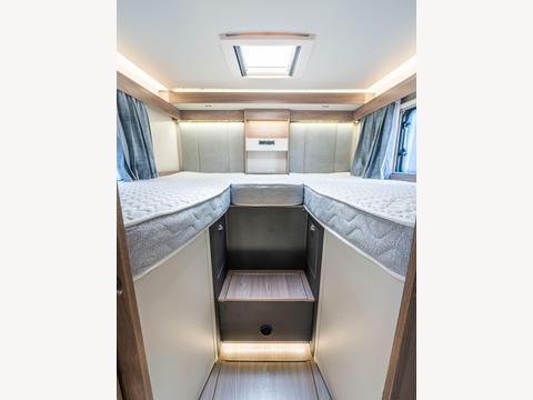 Swift Voyager 584