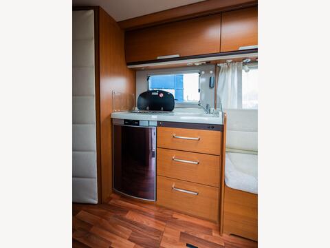 Niesmann and Bischoff Arto 64 GL