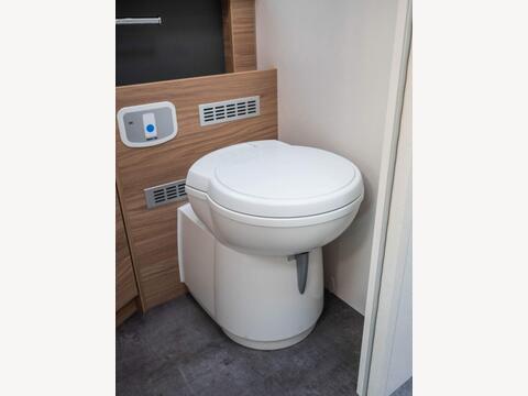 Dethleffs Alpa Coachbuilt A 6820-2