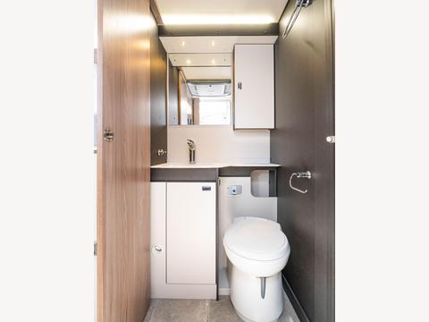 Swift Voyager 584