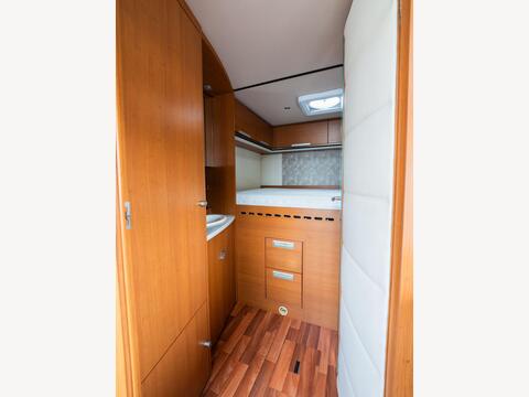 Niesmann and Bischoff Arto 64 GL