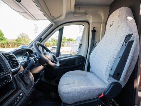 Dethleffs Alpa Coachbuilt A 6820-2