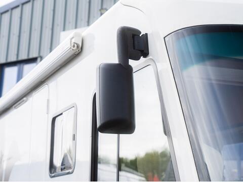 Niesmann and Bischoff Arto 64 GL