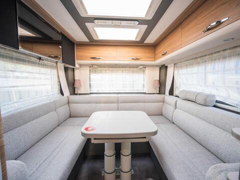 Dethleffs Alpa Coachbuilt A 6820-2