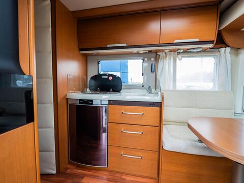 Niesmann and Bischoff Arto 64 GL