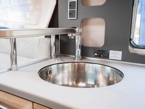 Dethleffs Alpa Coachbuilt A 6820-2