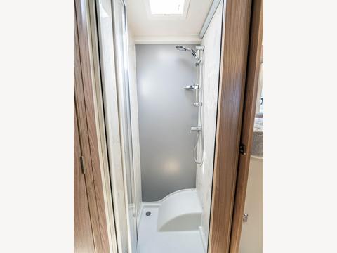 Swift Voyager 584