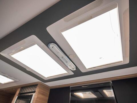 Dethleffs Alpa Coachbuilt A 6820-2