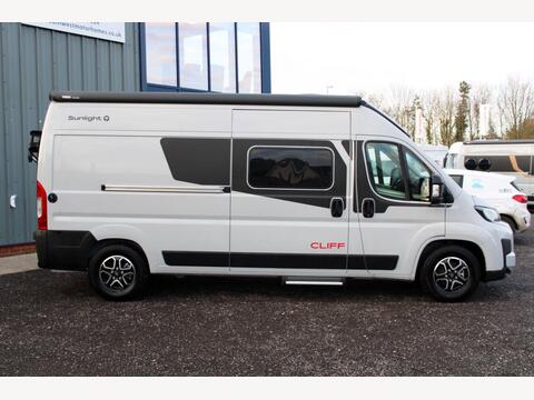 Sunlight Cliff 600 X