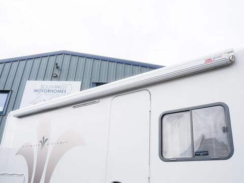 Niesmann and Bischoff Arto 64 GL