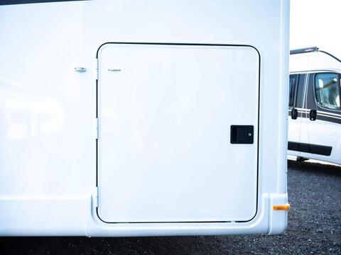 Dethleffs Alpa Coachbuilt A 6820-2