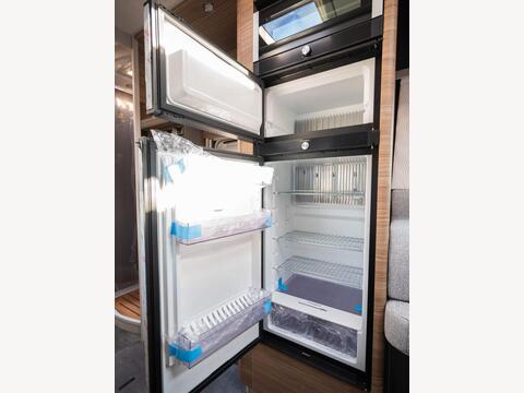 Dethleffs Alpa Coachbuilt A 6820-2