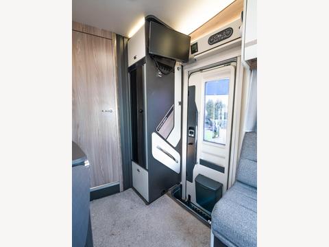 Swift Voyager 584