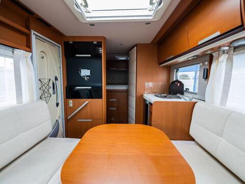 Niesmann and Bischoff Arto 64 GL