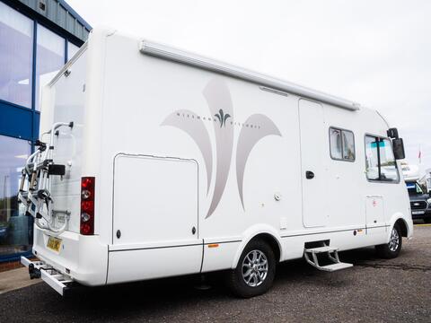 Niesmann and Bischoff Arto 64 GL