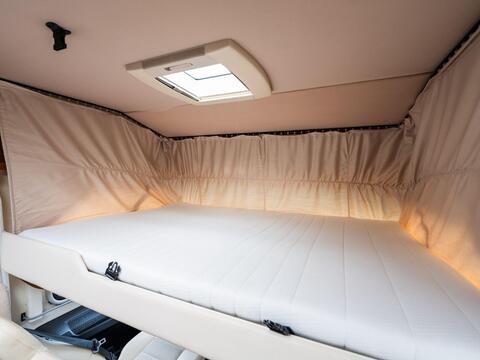 Niesmann and Bischoff Arto 64 GL