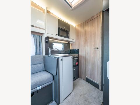 Swift Voyager 584