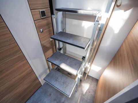 Dethleffs Alpa Coachbuilt A 6820-2