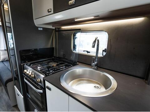 Swift Voyager 475