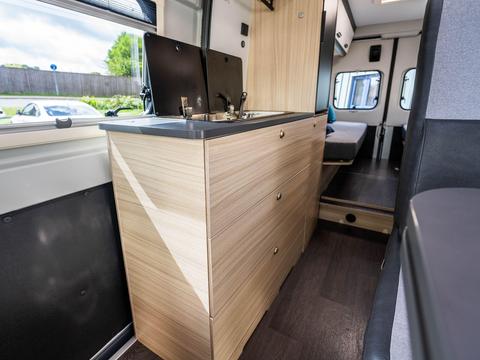 Adria Sun Living V65 SL